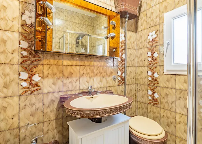 ανδρείος - Andreios * أوستوني